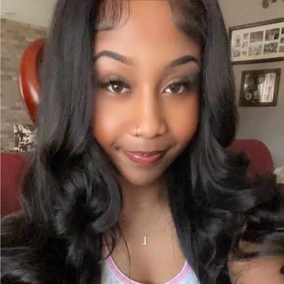 Meet your Posher, Lauryn - Picture 1 of 1